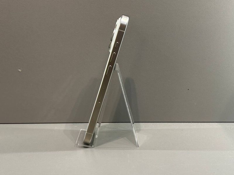 IPhone 15 Pro 256 GB (Хoроший стан, Батарея - 84%) Б/У White Titanium 7584 фото