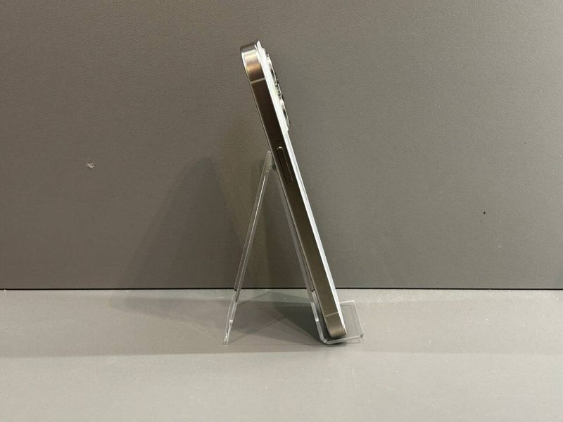 IPhone 15 Pro 256 GB (Хoроший стан, Батарея - 84%) Б/У White Titanium 7584 фото