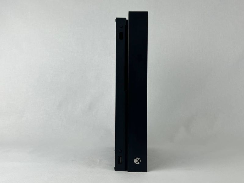 Консоль Microsoft Xbox One X 1TB Black Б/У + Геймпад Бездротовий Version 2 2шт 906 фото