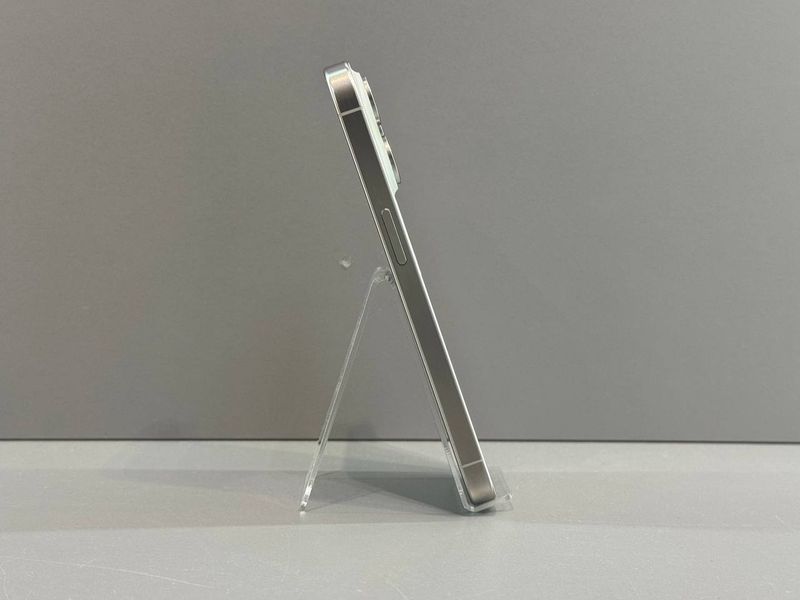 IPhone 15 Prо 256GВ (Хoроший стан, Батаpея - 100%) White Titanium 8631 фото