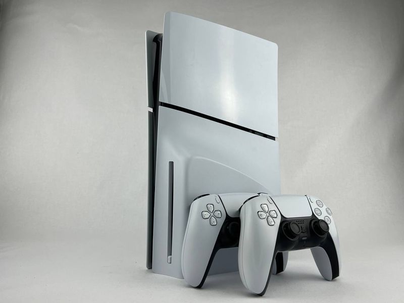 Консоль Sony PlayStation 5 Slim Blu-ray 1TB White Б/У + 2 Геймпади Бездротовий DualSense 973 фото