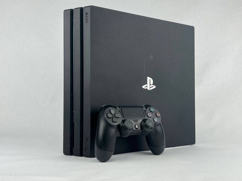 Консоль Sony PlayStation 4 Pro CUH-72xx 1TB Black Б/У + Геймпад Бездротовий DualShock 4 Version 2 393 фото