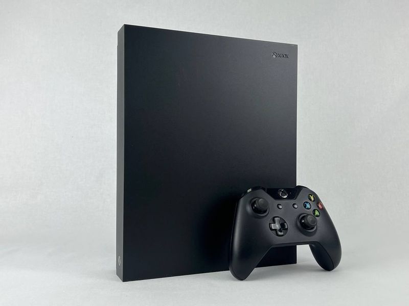 Консоль Microsoft Xbox One X 1TB Black Б/У + Геймпад Бездротовий Version 2 834 фото