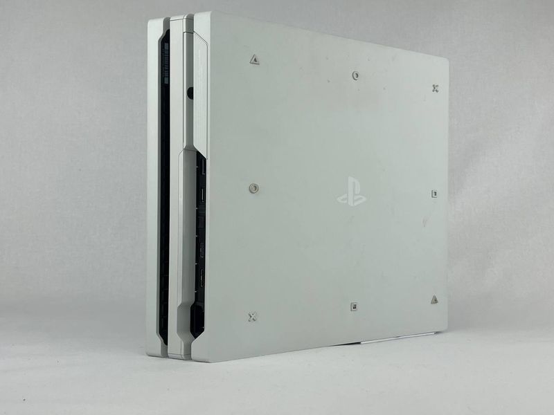 Консоль Sony PlayStation 4 Pro CUH-70-71xx 1TB White Б/У + Геймпад Бездротовий DualShock 4 Version 2 862 фото