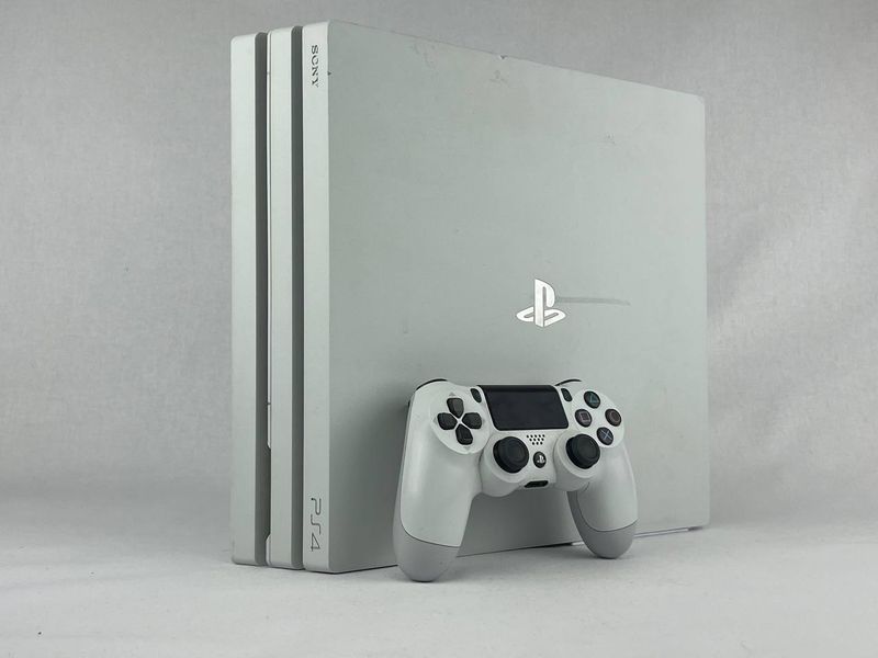 Консоль Sony PlayStation 4 Pro CUH-70-71xx 1TB White Б/У + Геймпад Бездротовий DualShock 4 Version 2 862 фото
