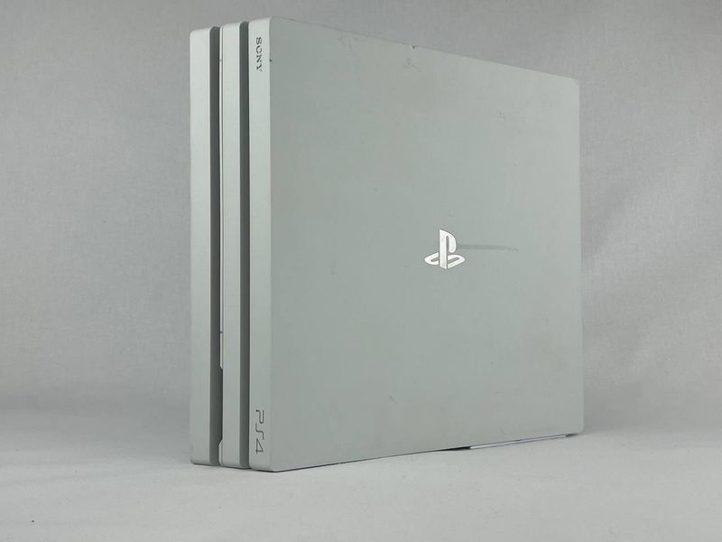 Консоль Sony PlayStation 4 Pro CUH-70-71xx 1TB White Б/У + Геймпад Бездротовий DualShock 4 Version 2 862 фото